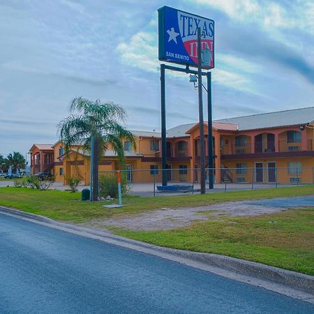 Texas Inn San Benito Near Harlingen エクステリア 写真