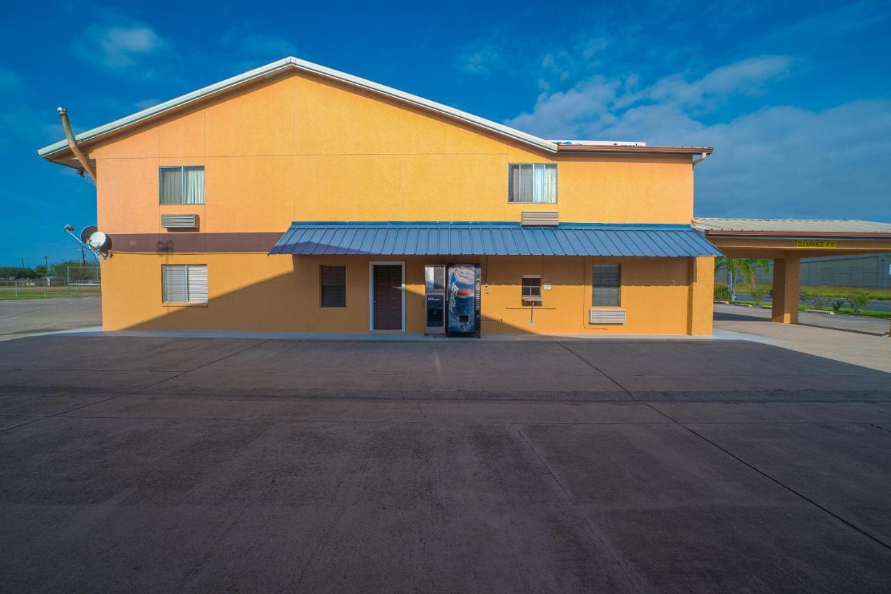 Texas Inn San Benito Near Harlingen エクステリア 写真