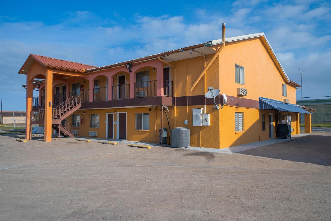 Texas Inn San Benito Near Harlingen エクステリア 写真