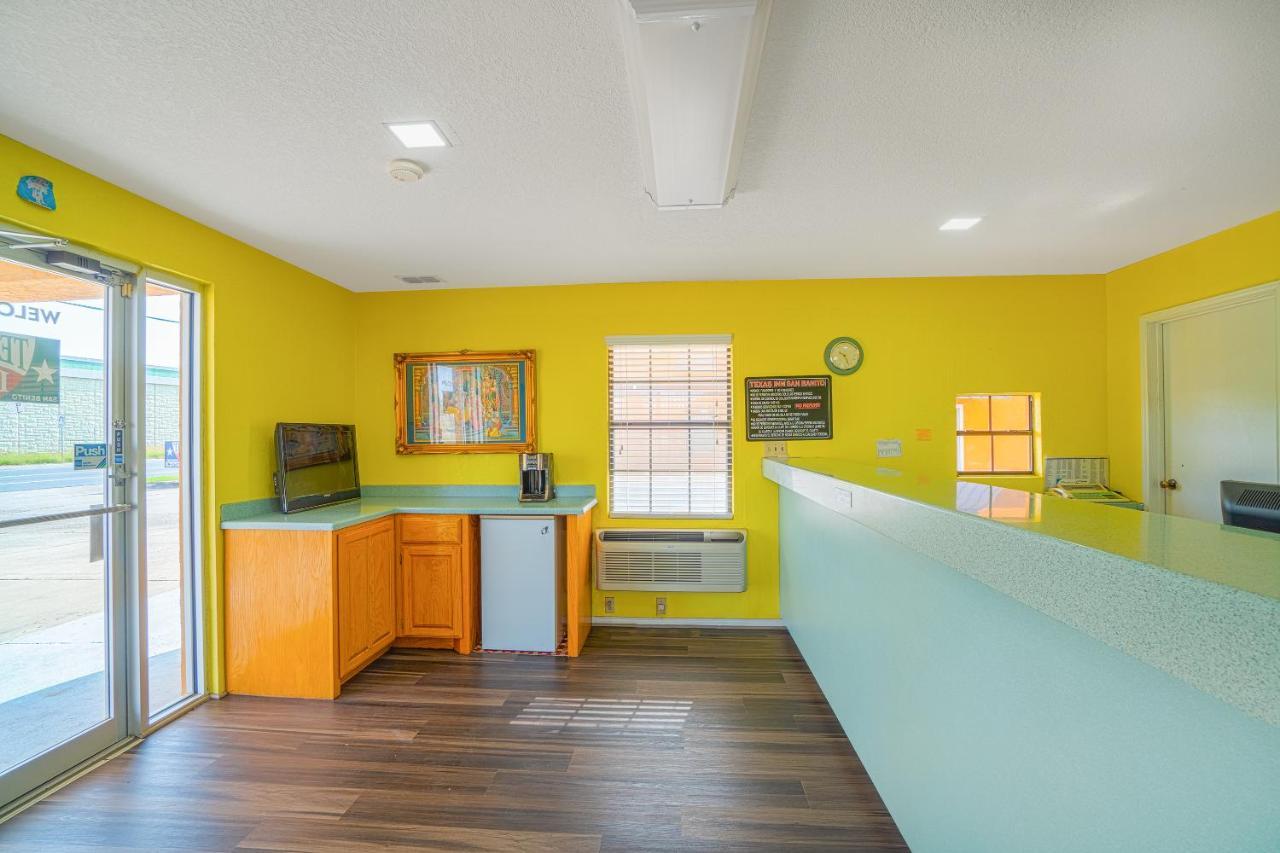 Texas Inn San Benito Near Harlingen エクステリア 写真