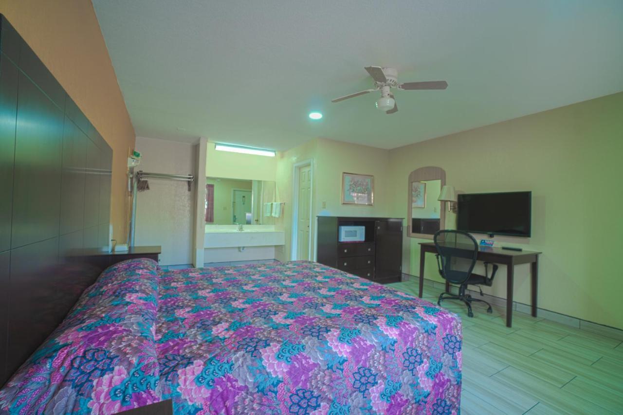 Texas Inn San Benito Near Harlingen エクステリア 写真