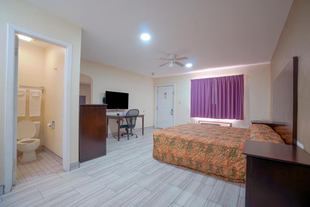 Texas Inn San Benito Near Harlingen エクステリア 写真