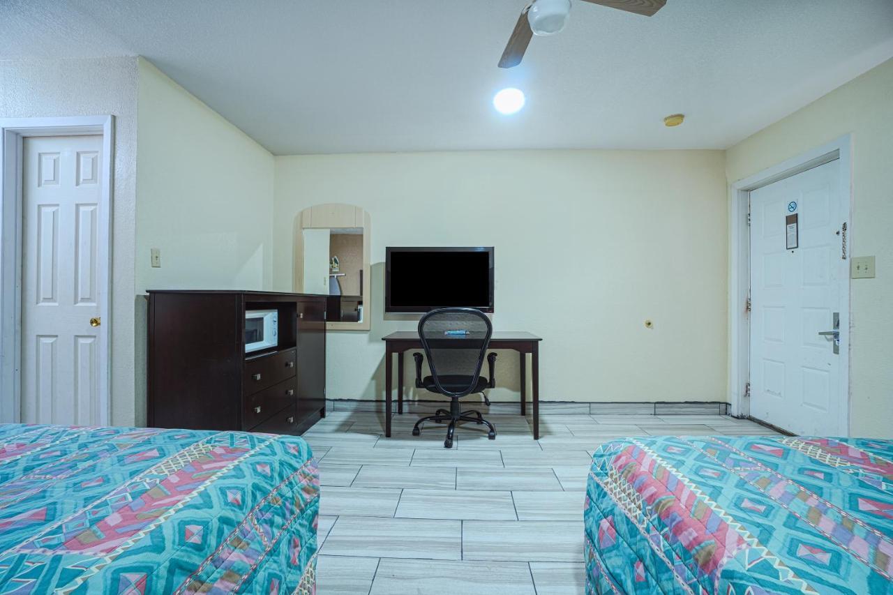 Texas Inn San Benito Near Harlingen エクステリア 写真