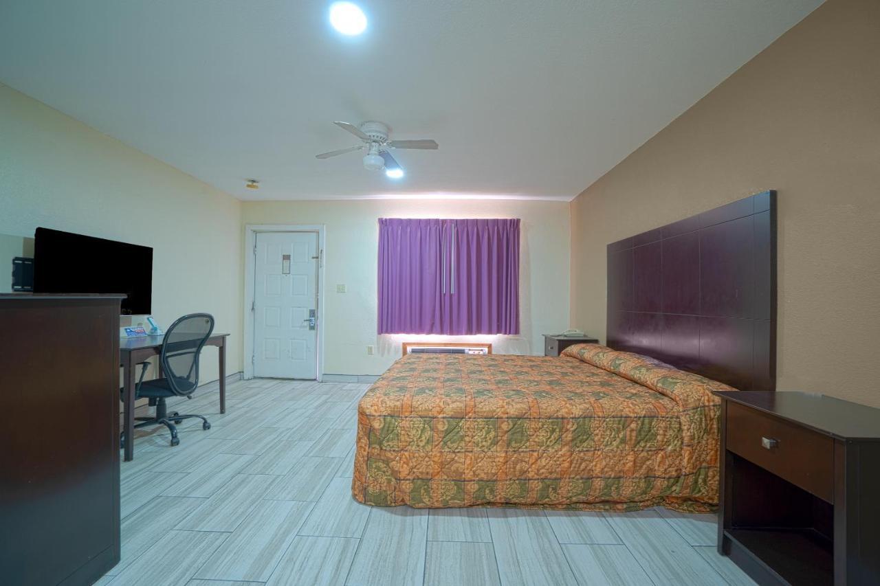 Texas Inn San Benito Near Harlingen エクステリア 写真