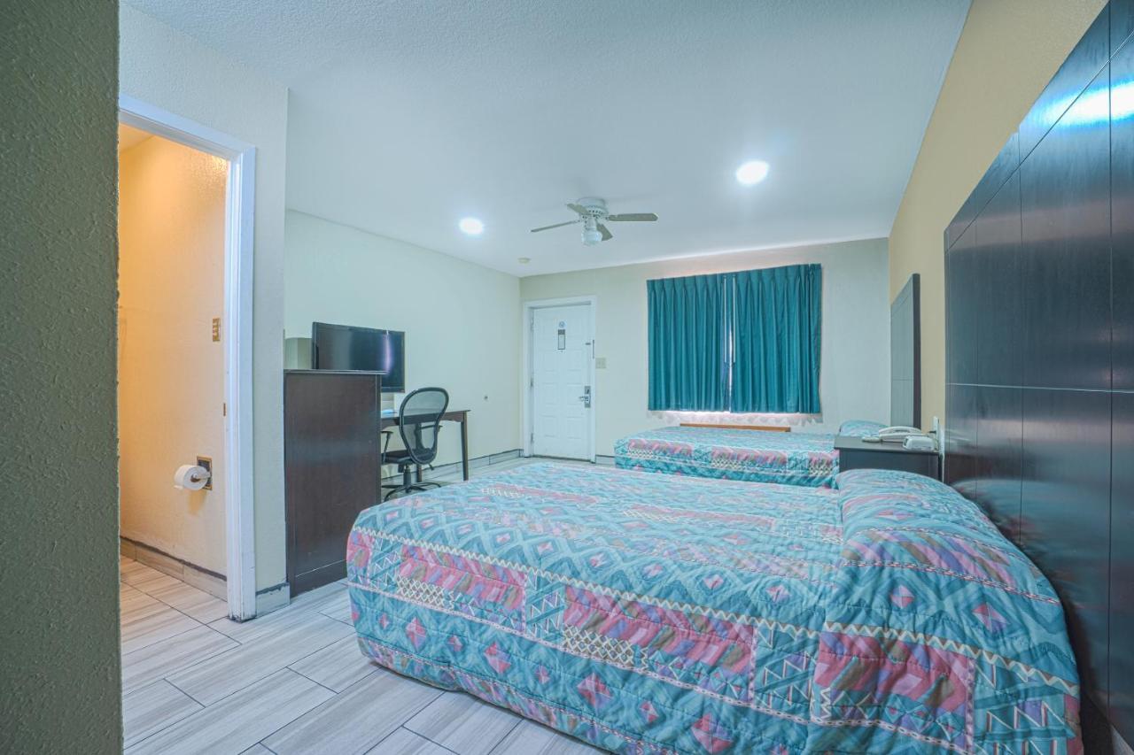 Texas Inn San Benito Near Harlingen エクステリア 写真