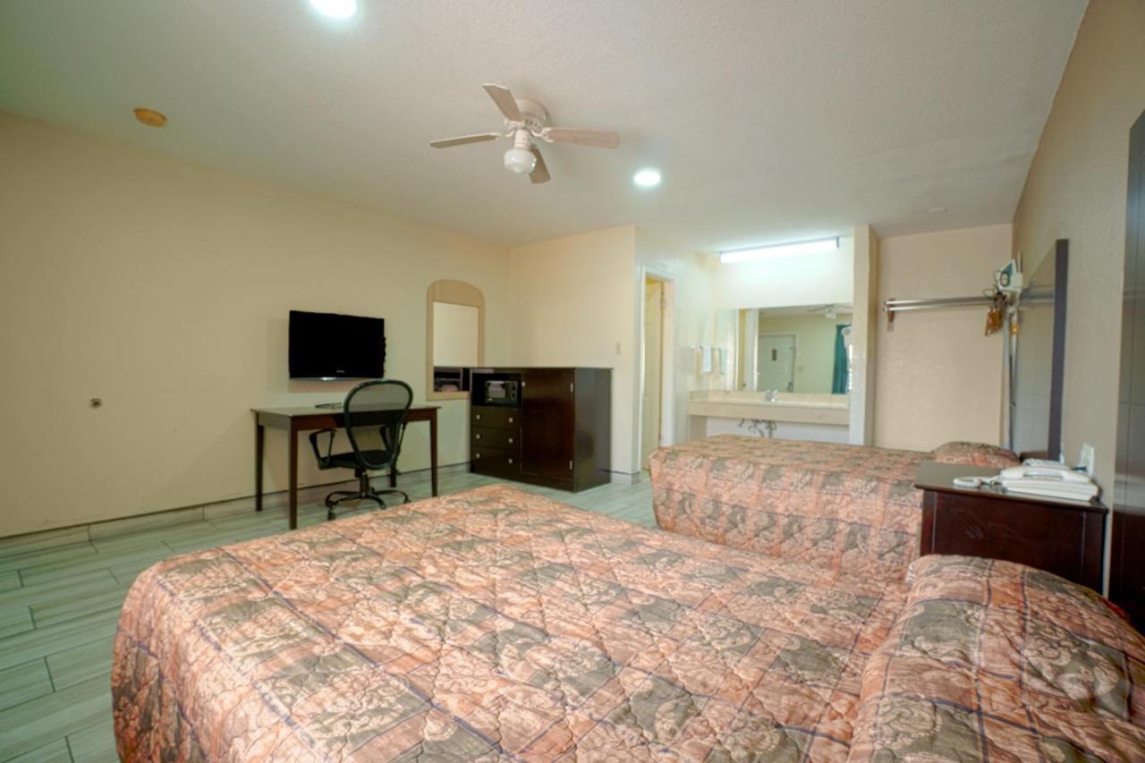 Texas Inn San Benito Near Harlingen エクステリア 写真