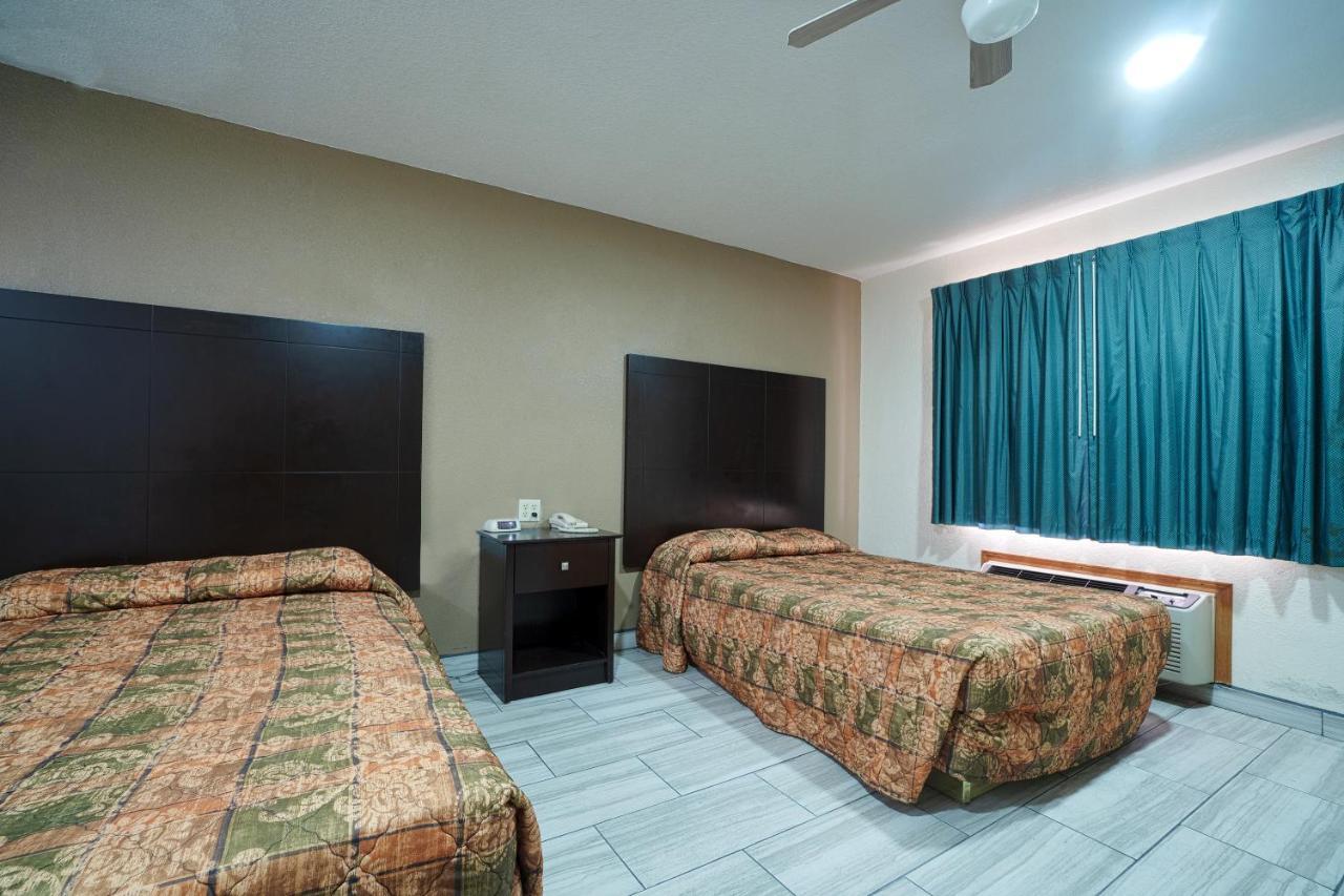 Texas Inn San Benito Near Harlingen エクステリア 写真