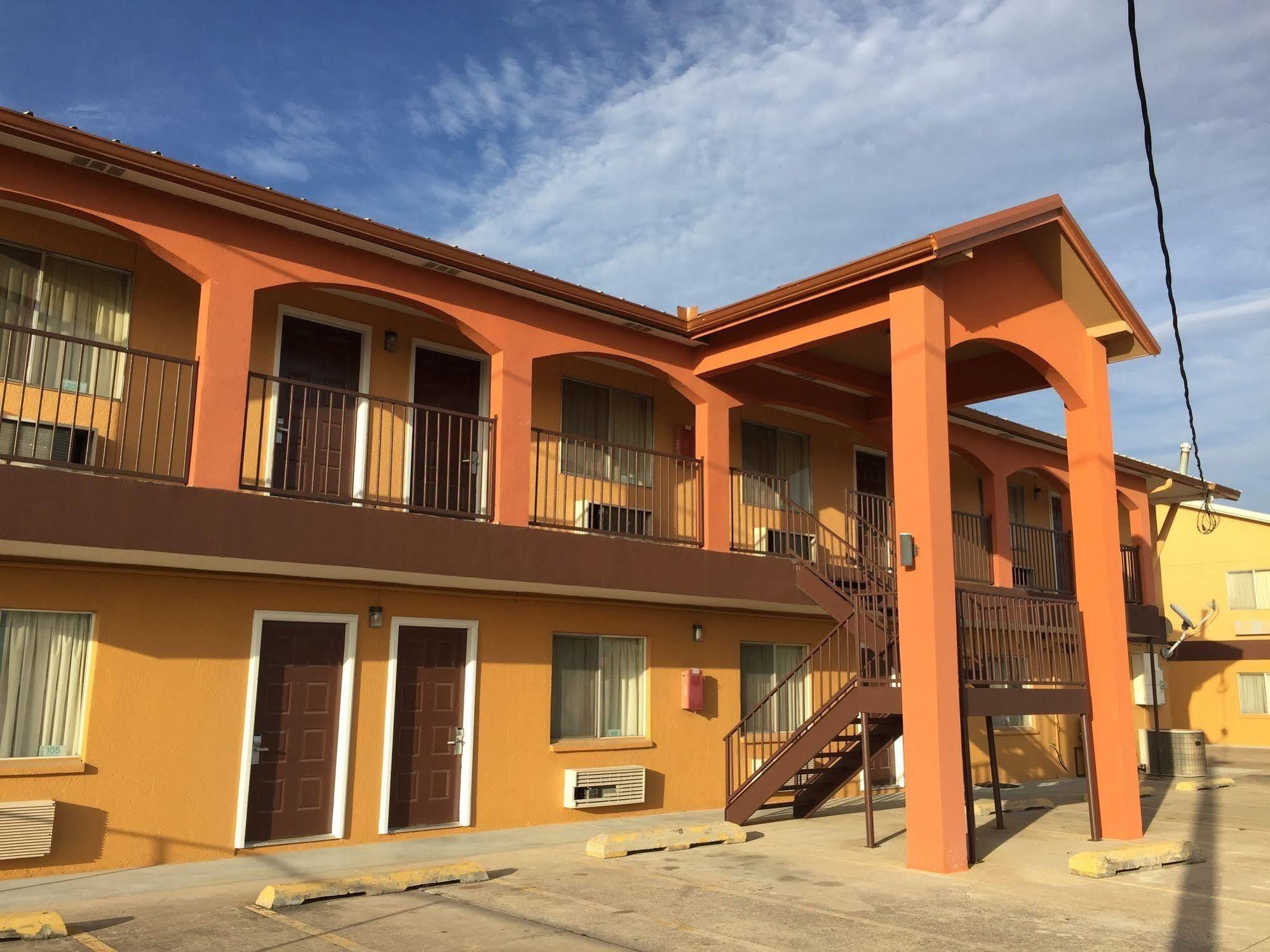 Texas Inn San Benito Near Harlingen エクステリア 写真