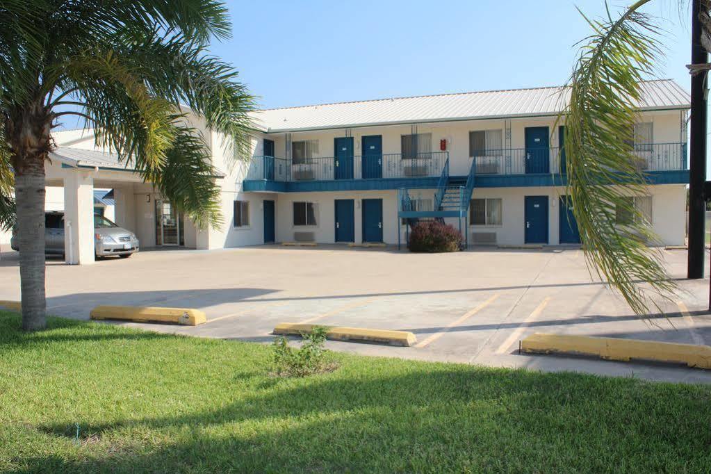 Texas Inn San Benito Near Harlingen エクステリア 写真